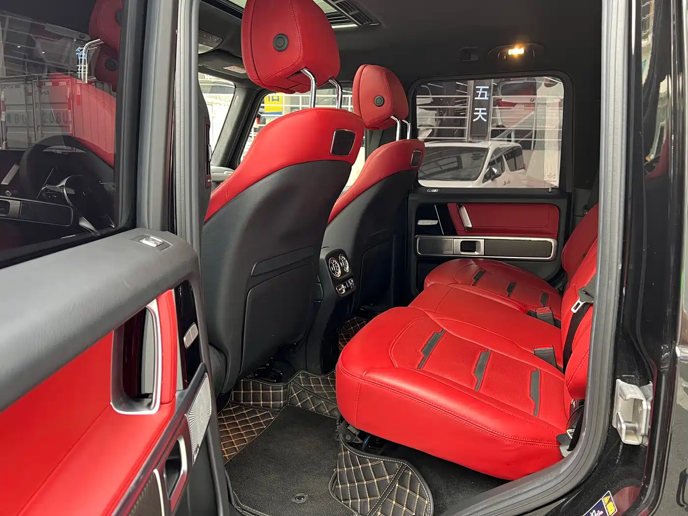 Mercedes-Benz G-Class AMG 2022 AMG G 63 55th Anniversary Edition фото 4
