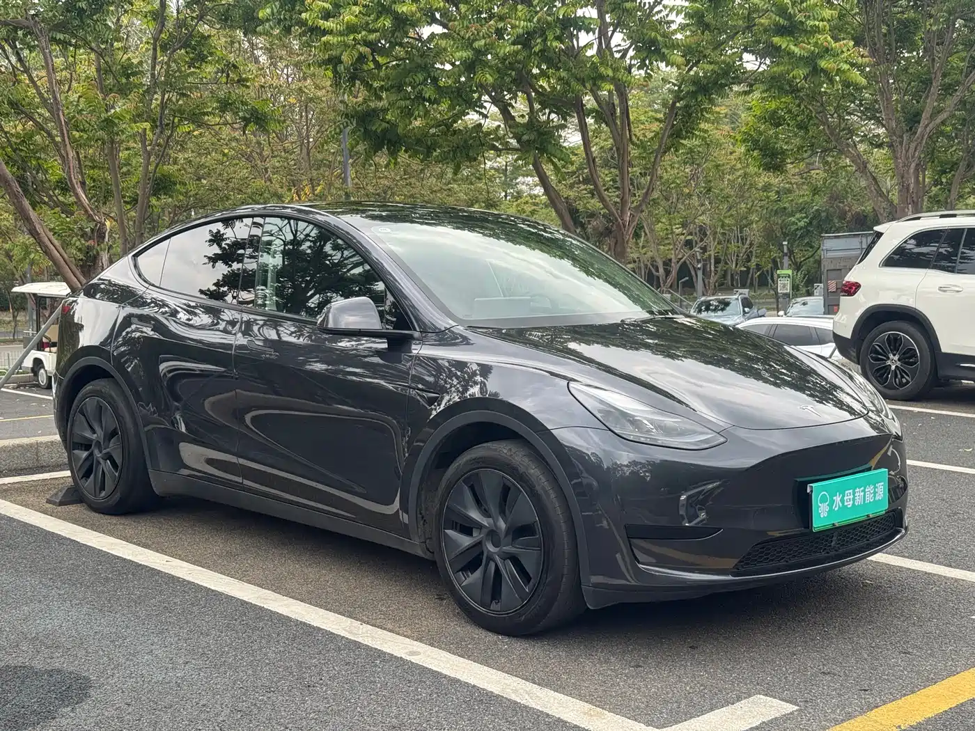 TESLA MODEL Y