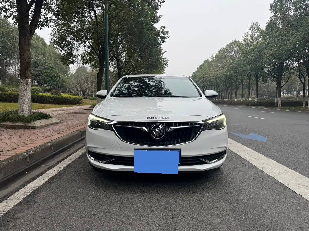 Buick Excelle 2019 18T Auto Connected Elite China VI фото 2