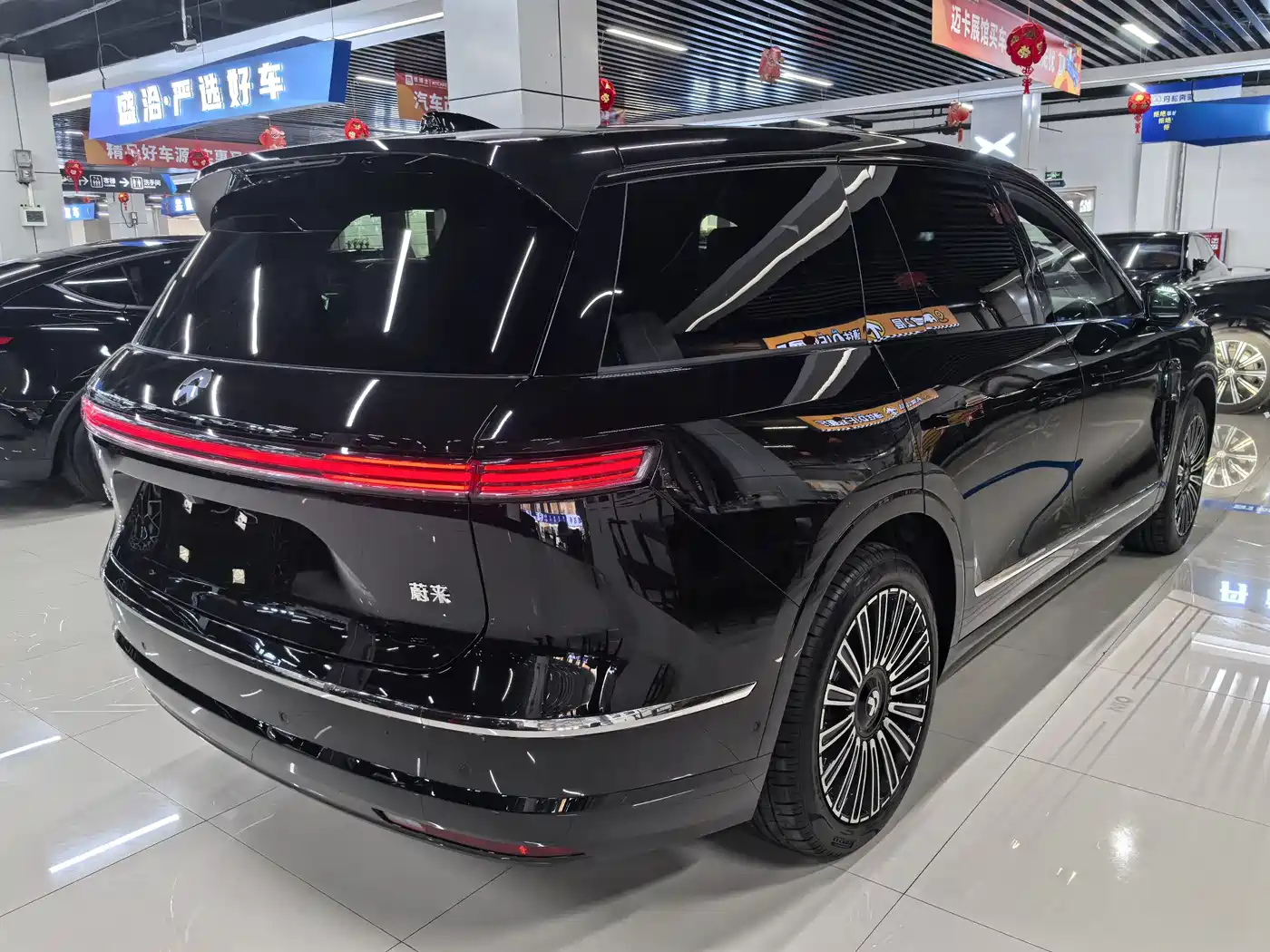 NIO ES8 2025 Model 6-Seat Executive Luxury Edition фото 5