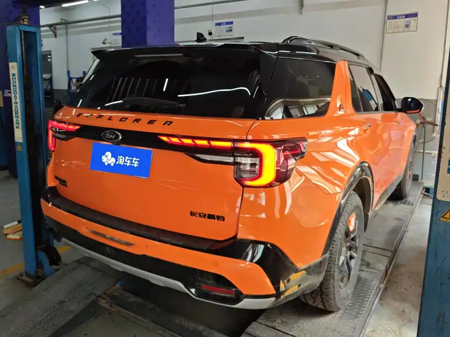 Фото 3 - Ford Explorer
