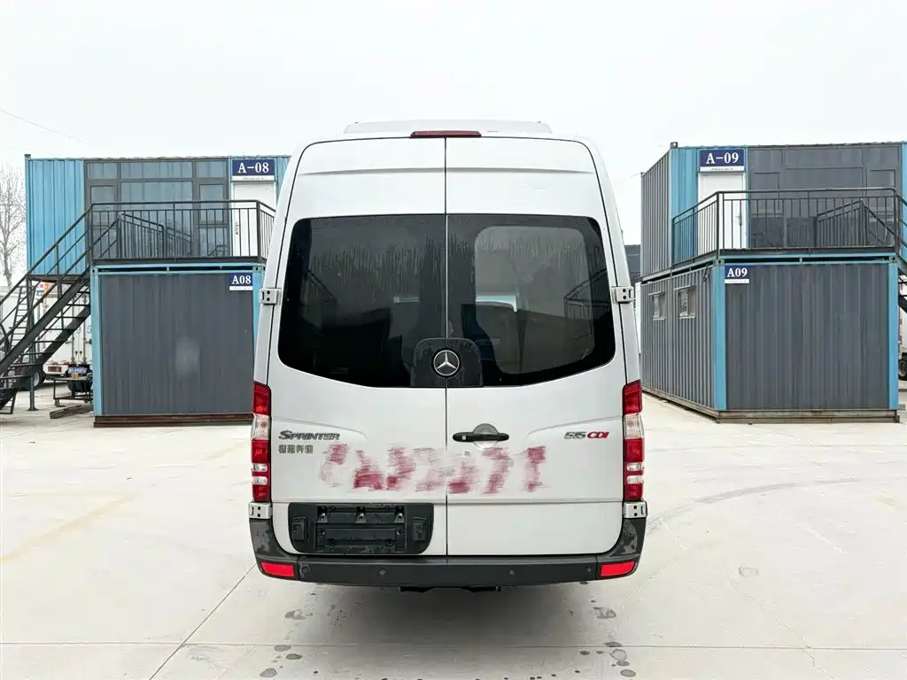 Mercedes-Benz Sprinter 2012 Model 2.1T Premium Tour Long Wheelbase фото 3