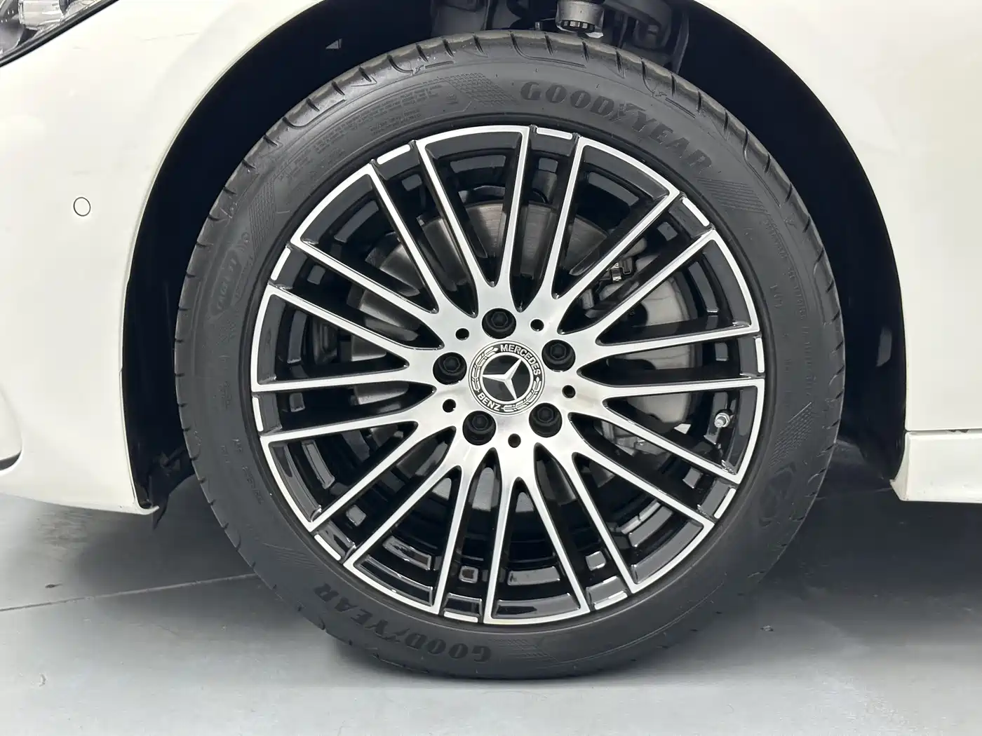 Photo 24 - Mercedes-Benz C-Class