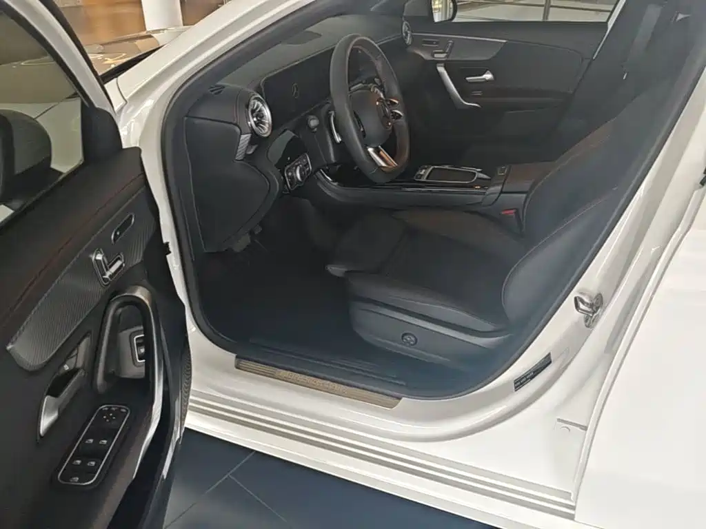 Фото 16 - Mercedes-Benz A-Class