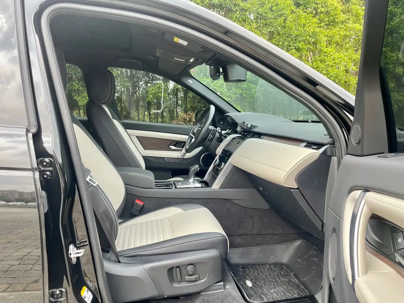 Land Rover Discovery Sport 2023 249PS R-Dynamic SE Performance Technology Version фото 7