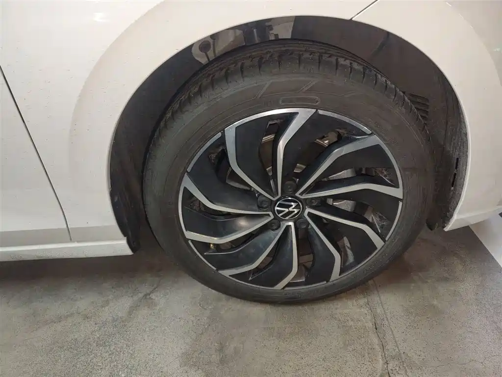 Volkswagen Golf 2023 Facelift 280TSI DSG Pro фото 23