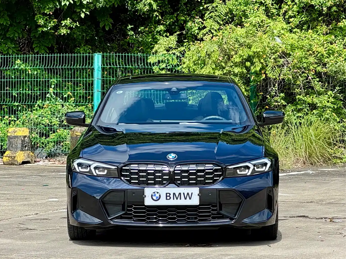 BMW 3 Series 2023 325i M Sport Black Night Package фото 2