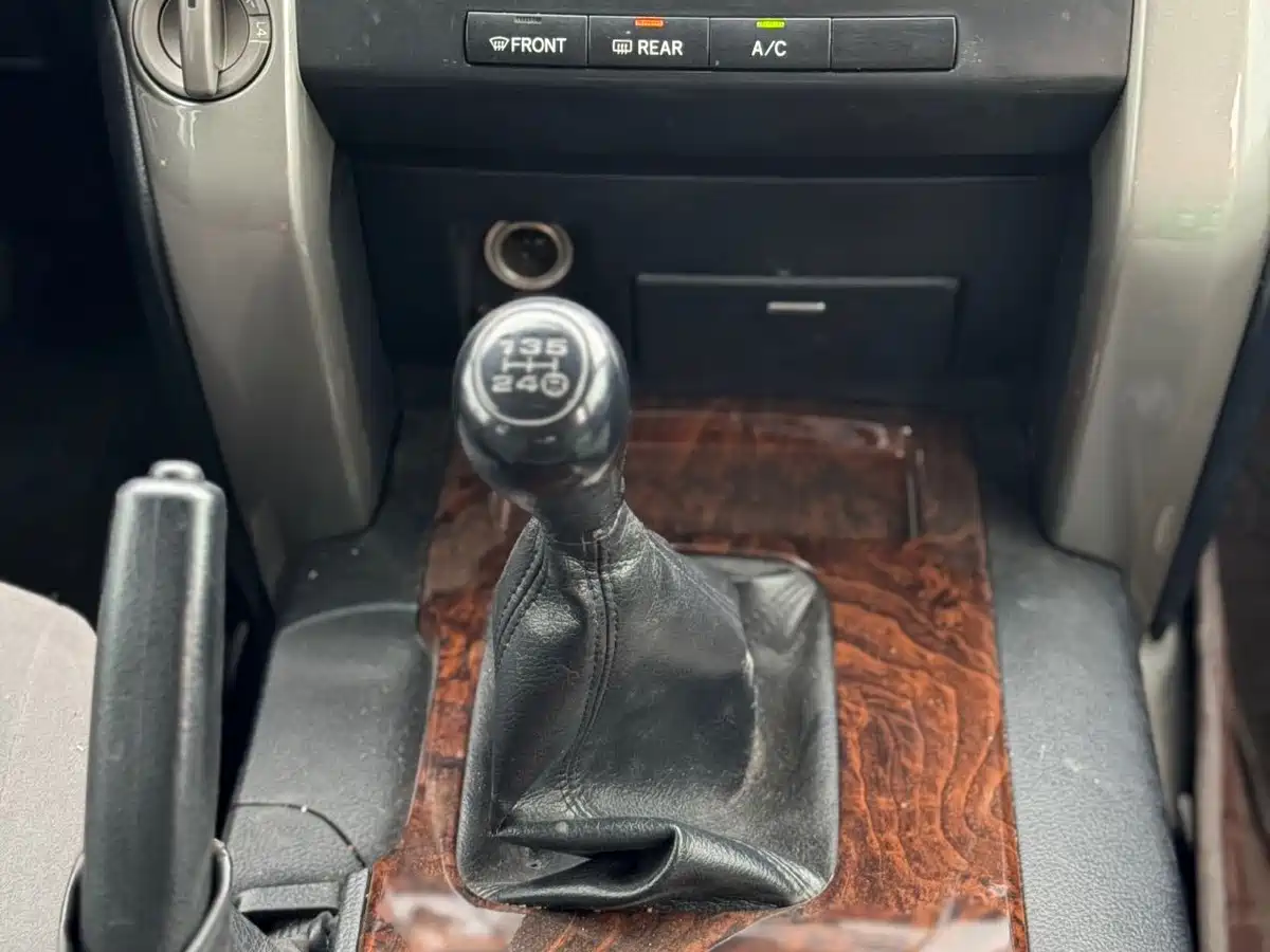 Toyota Land Cruiser (Import) 2012