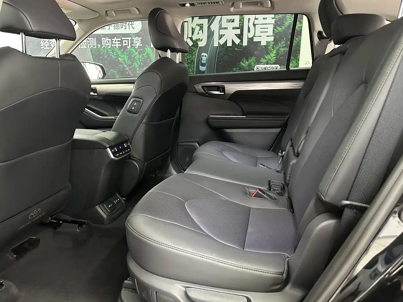 Toyota Highlander 2024 2.5L Smart Hybrid 4WD Ultimate 7-seater фото 13