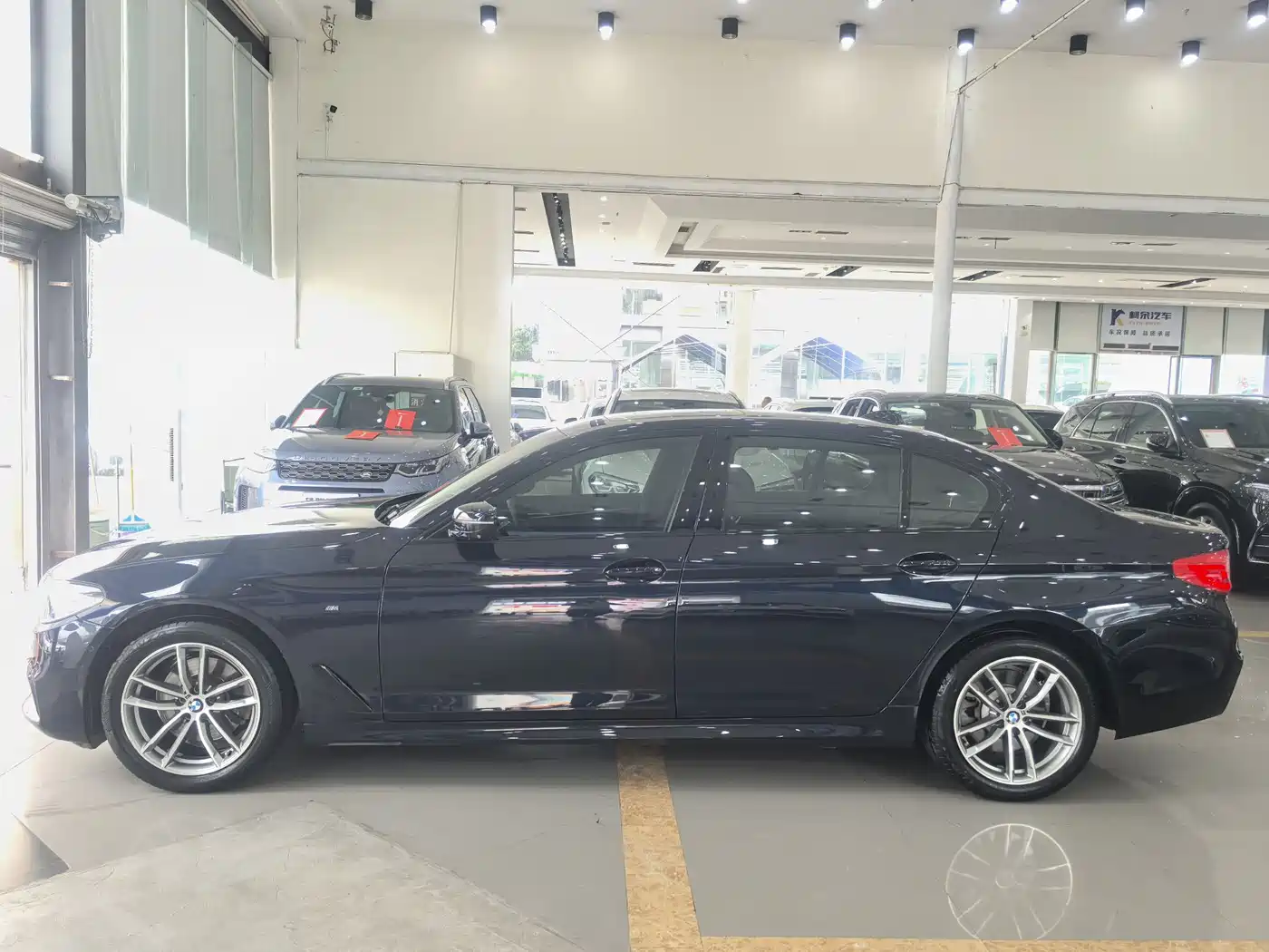 BMW 5 Series 2018 525Li M Sport Package фото 7