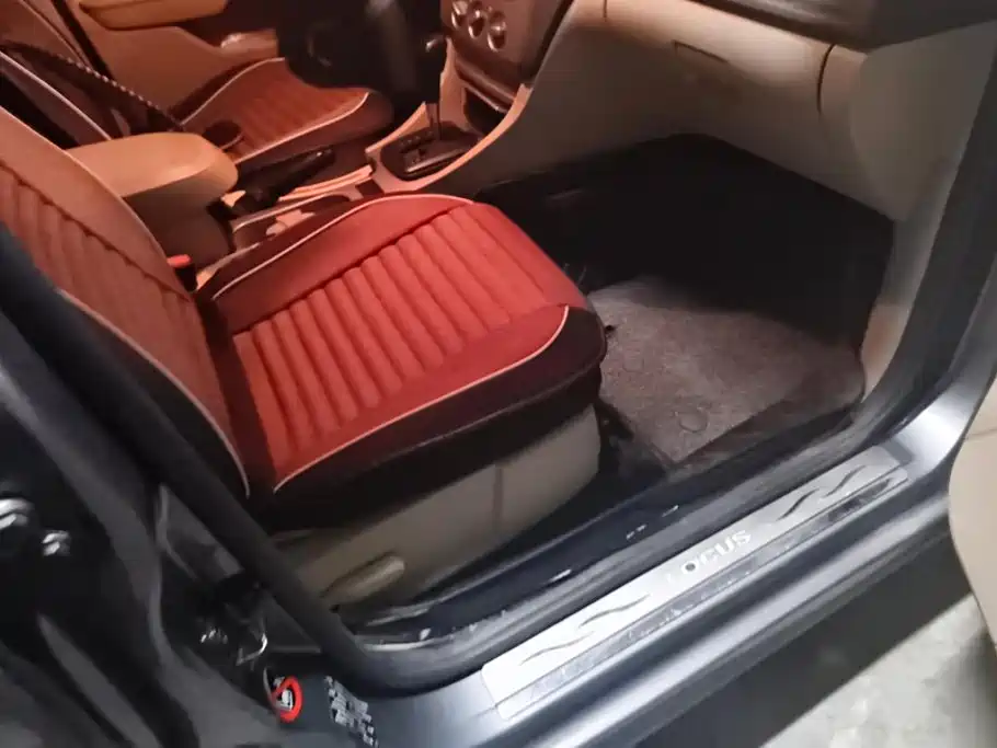 Ford Focus 2012 2012 Hatchback Classic 1.8L Auto Fashion
