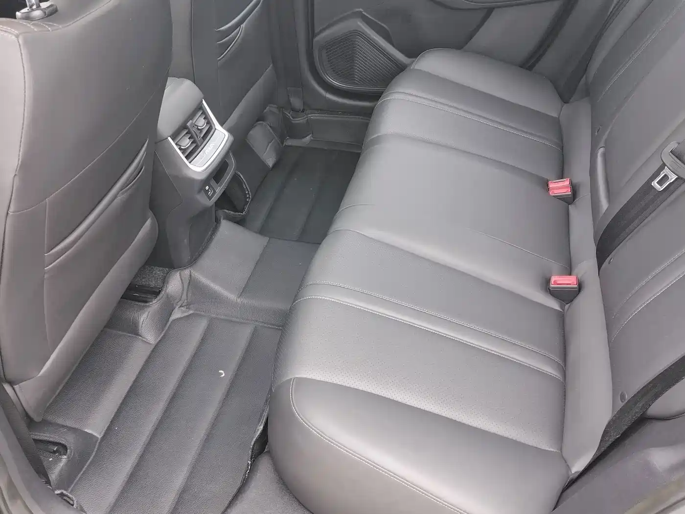 Dongfeng Aeolus Yixuan MAX 2022 2022 1.5T Ultra Cool Dad Edition