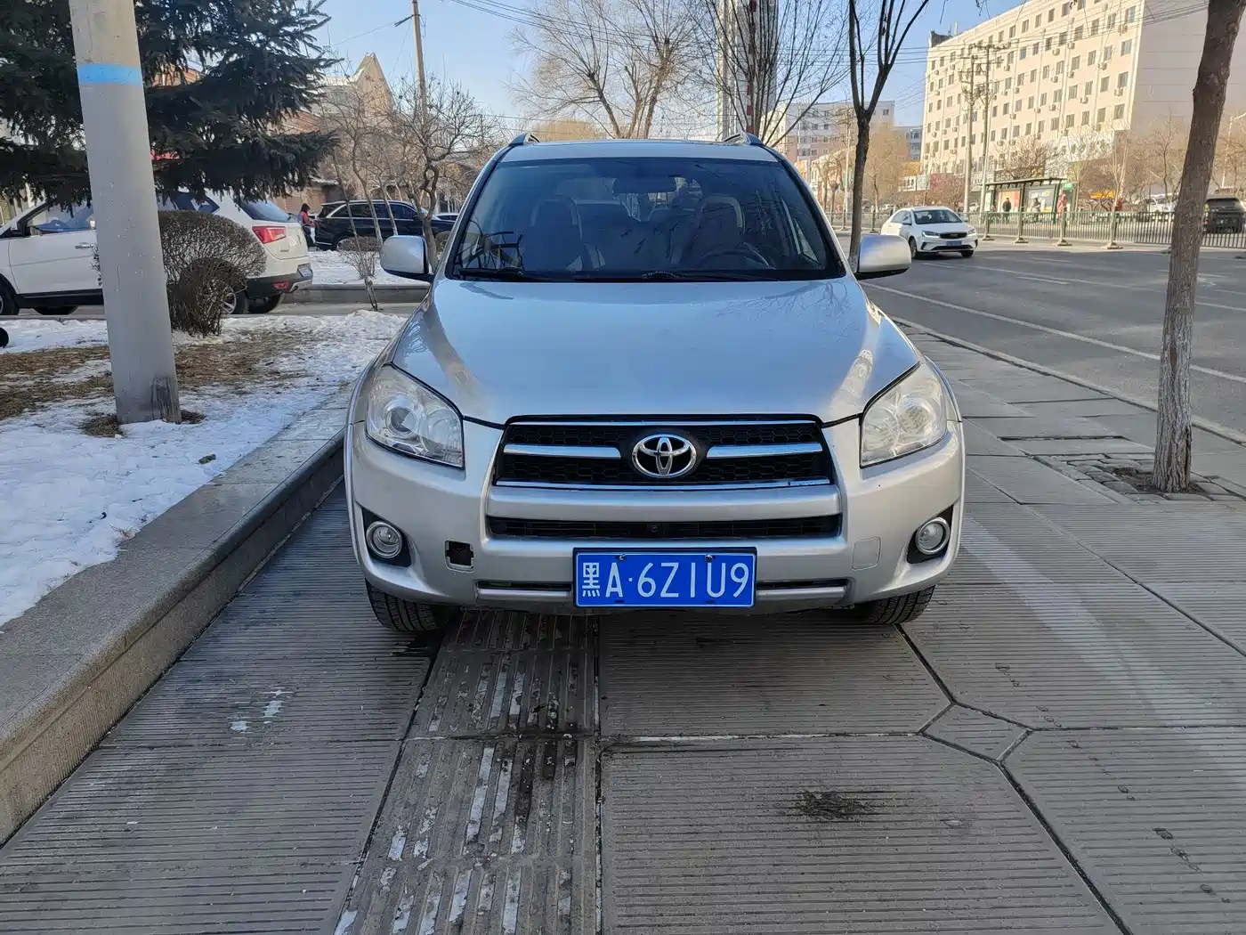 Toyota RAV4 Rongfang 2010 2.4L Automatic Luxury Upgrade Edition фото 3