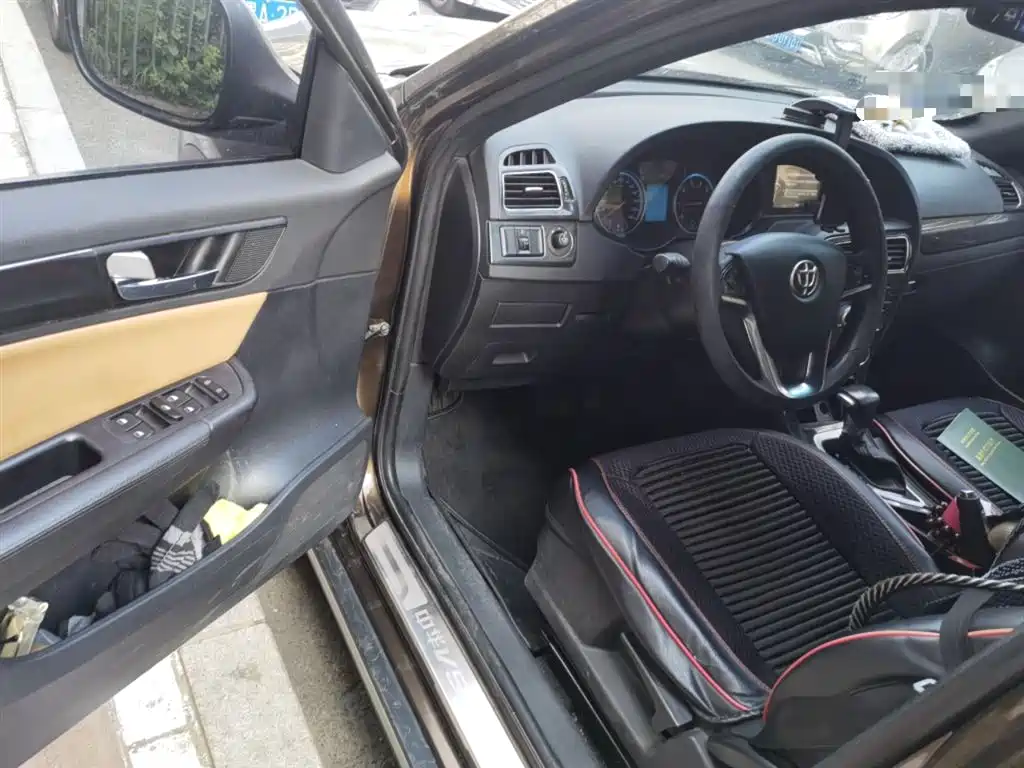 Zhonghua V5 2018 2016 1.5T Automatic 2WD Smart