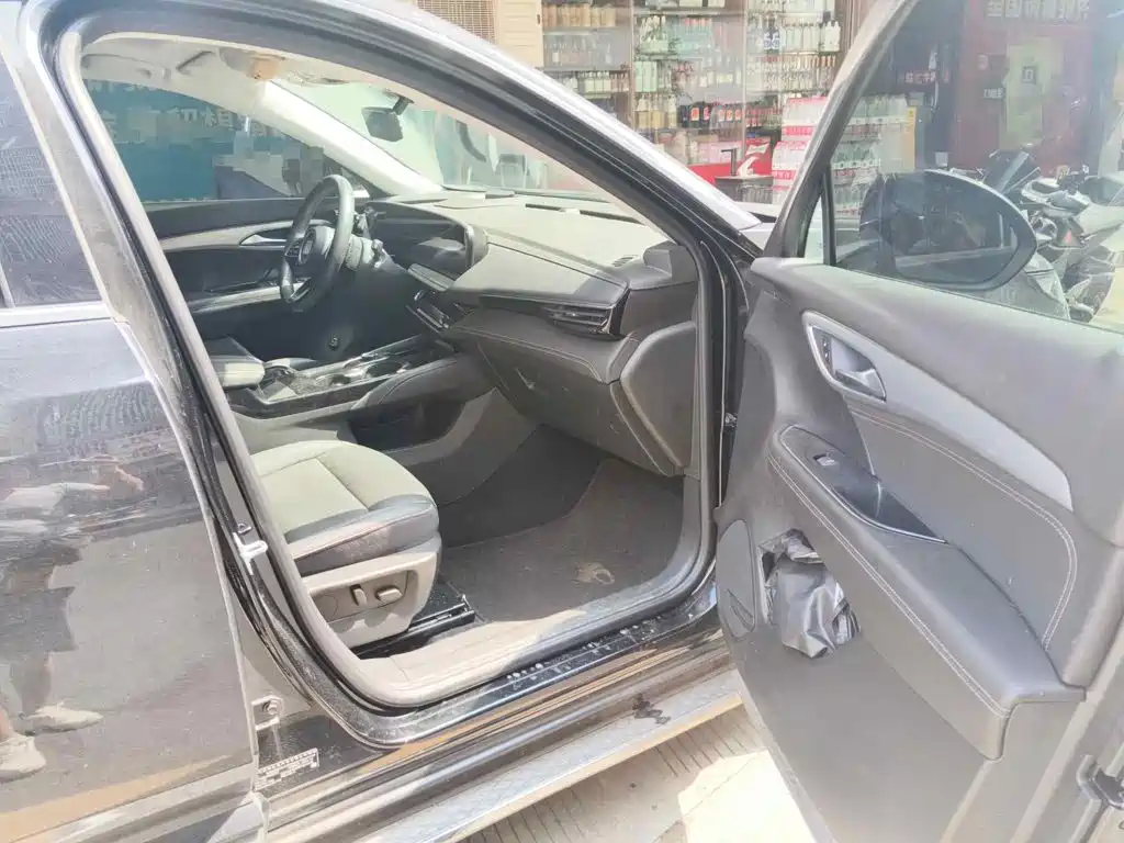 Фото 10 - Buick Envision Plus