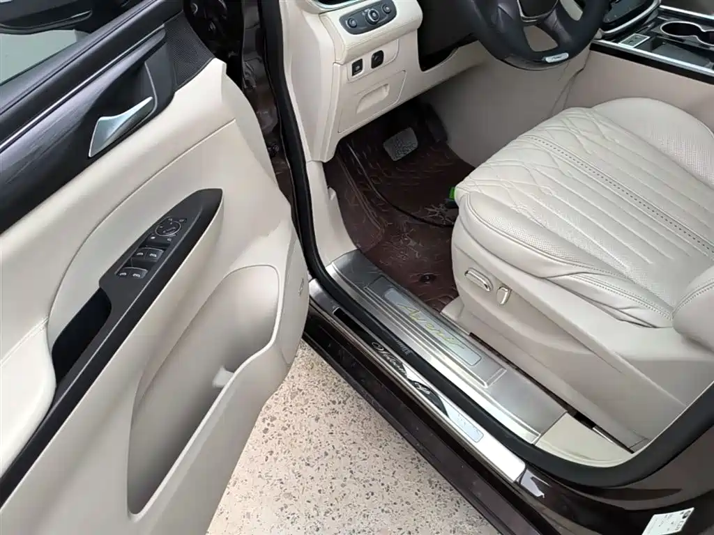 Buick GL8 2021 ES Landlord 653T Comfort фото 16