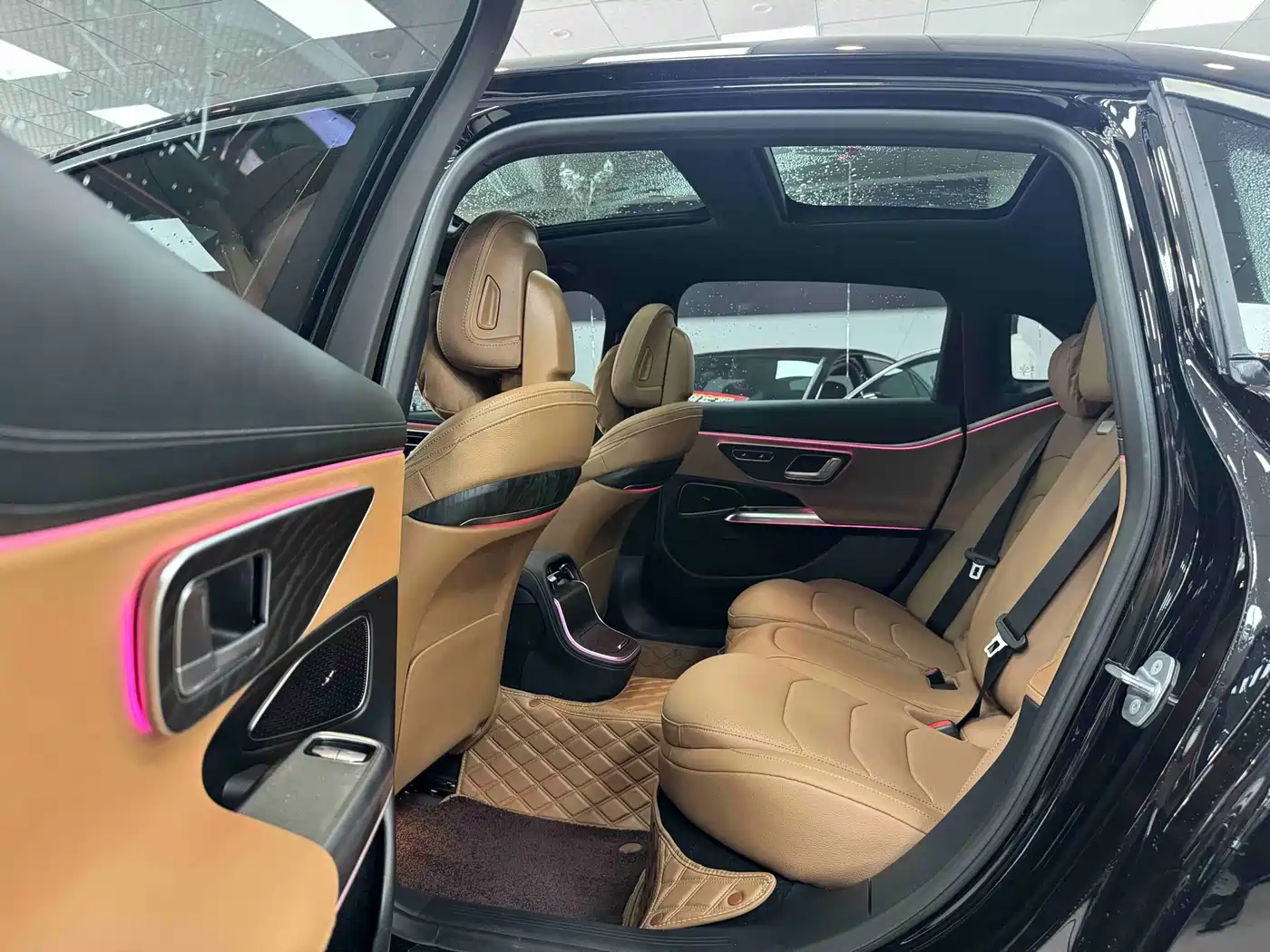 Mercedes-Benz E-Class 2024 E 300 L Fashion фото 6