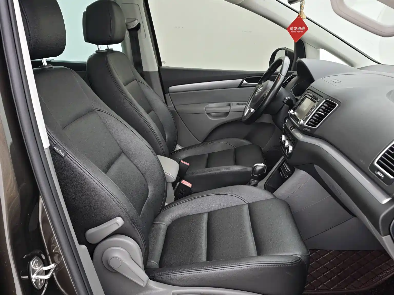 Фото 9 - Volkswagen Sharan