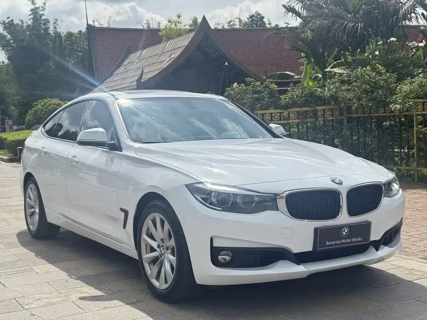 BMW 3 Series GT 2018 320i Fashion фото 6