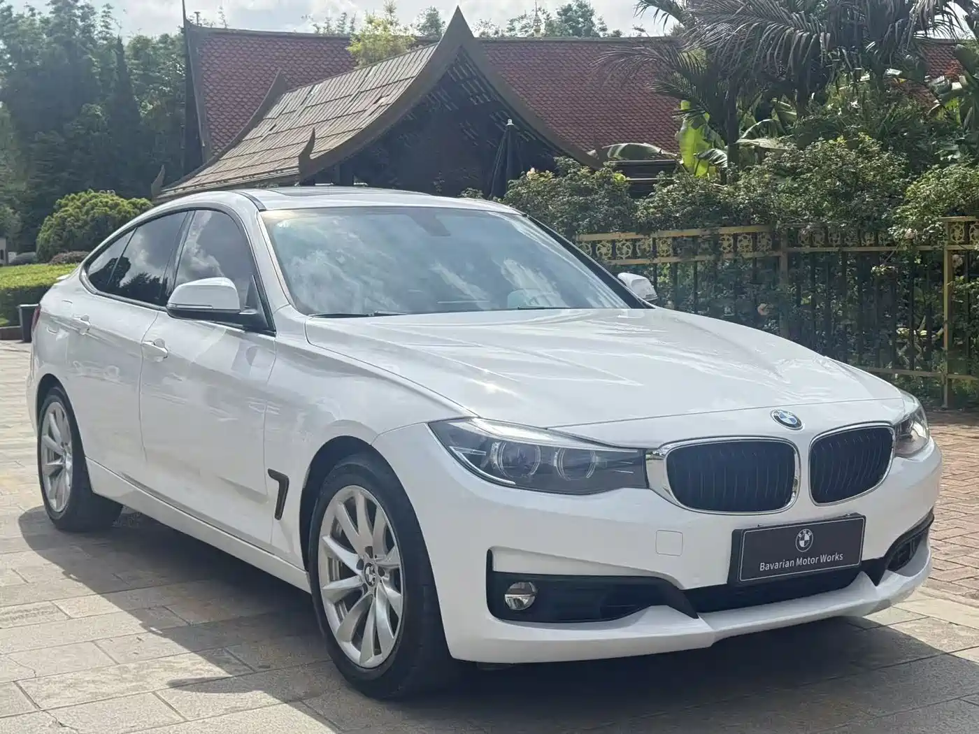 BMW 3 Series GT 2018 320i Fashion фото 2