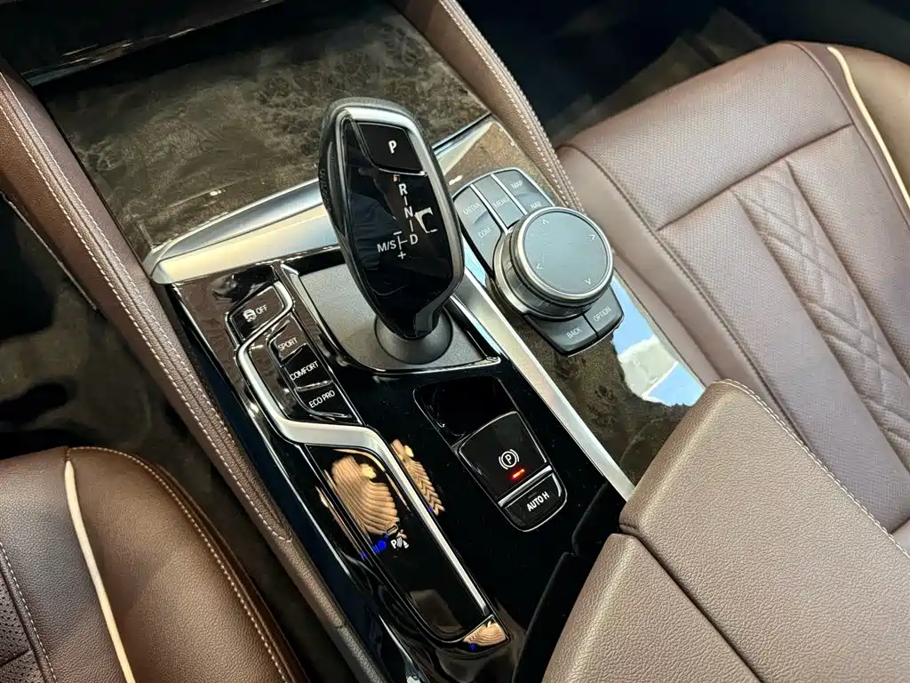 BMW 5 Series, миниатюра 13