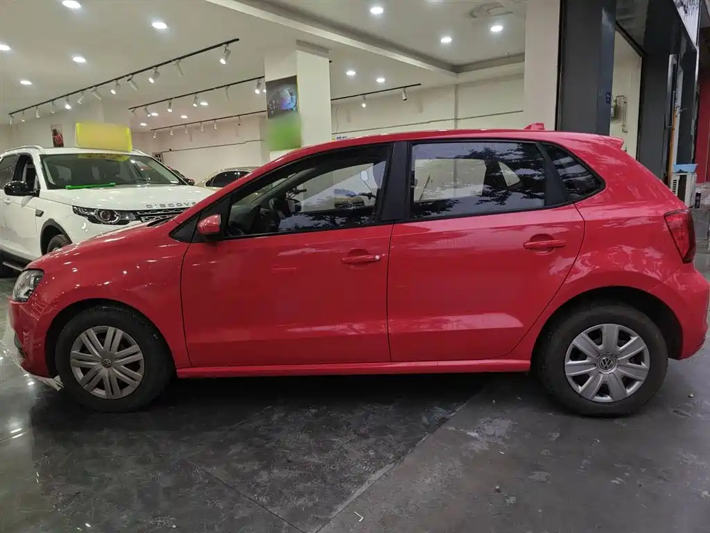 Volkswagen Polo 2016 1.4L Automatic Trend фото 5
