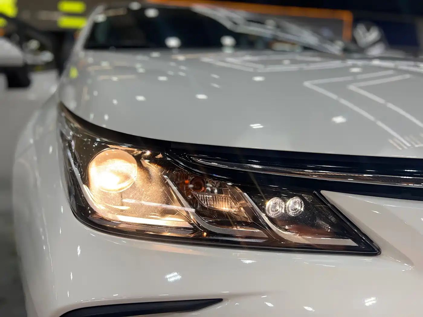 Toyota Corolla 2021 1.2T S-CVT Luxury Edition фото 17