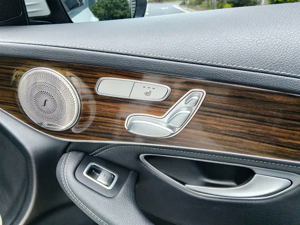 Mercedes-Benz GLC 2018 Facelift GLC 260 4MATIC Luxury фото 14