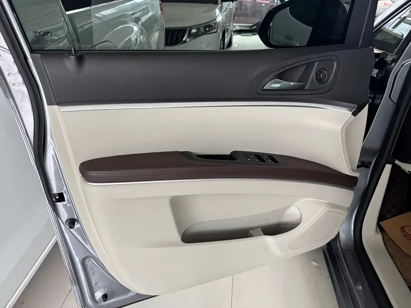 Buick GL8 2020 Model Land Business Class 652T Luxury фото 10