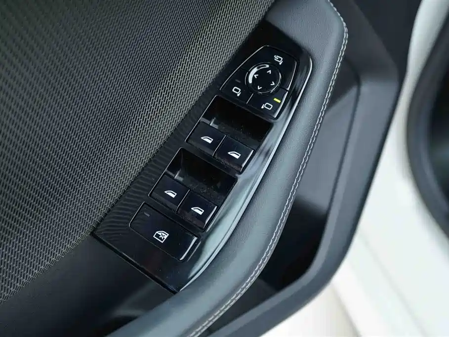 BMW M235L 2025 M235L фото 11