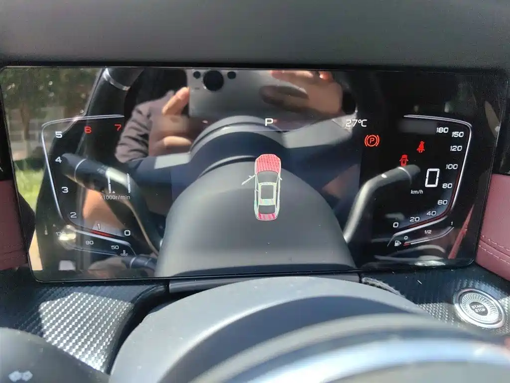 Hongqi H5 2025 1.5T DCT Mystic Shadow 2 Million Edition фото 4