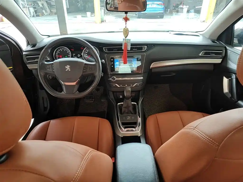 Peugeot 408 2014 1.8L Automatic Luxury Edition фото 10