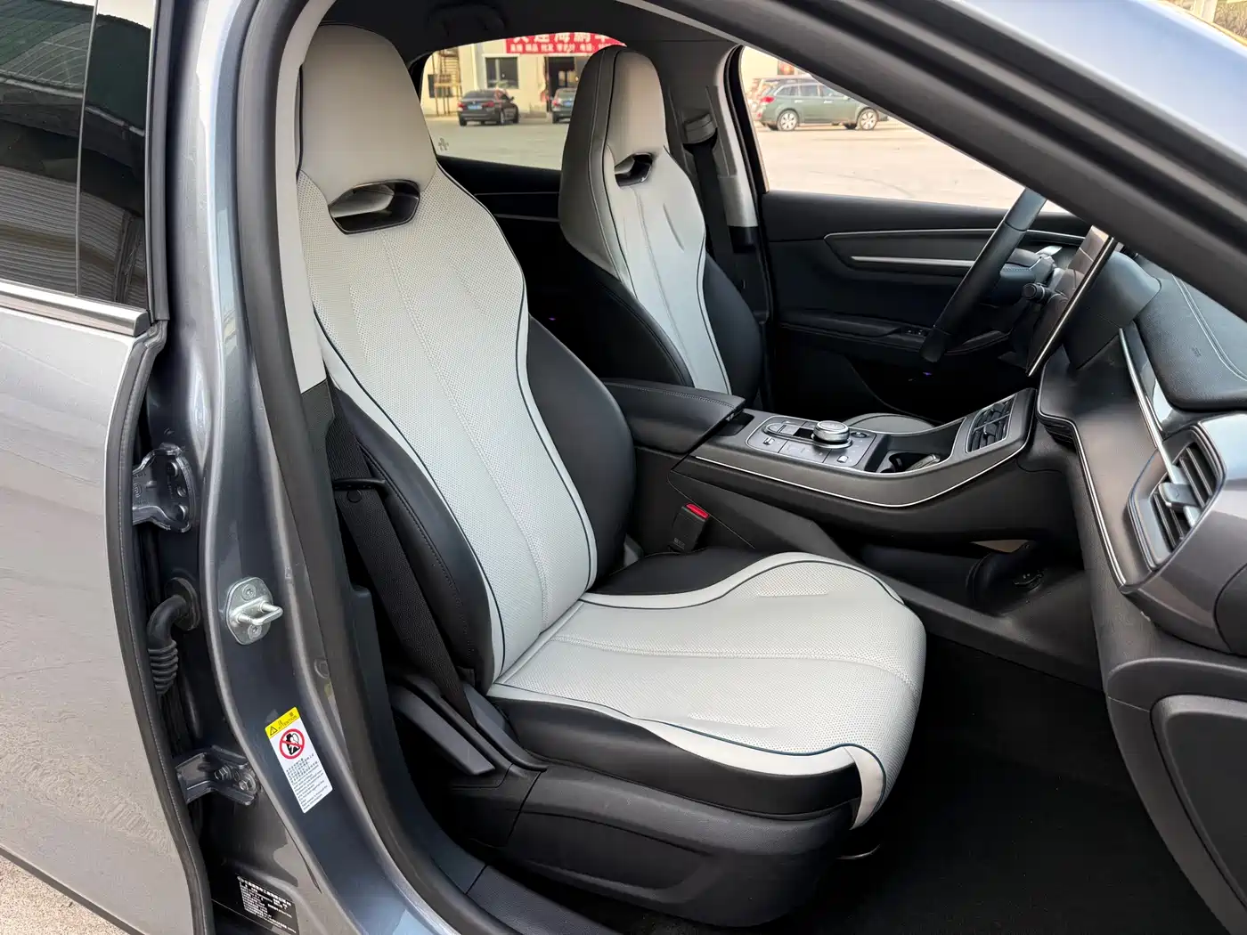 BYD Destroyer 05 2024 Glory Edition DM-i 120KM Luxury фото 13