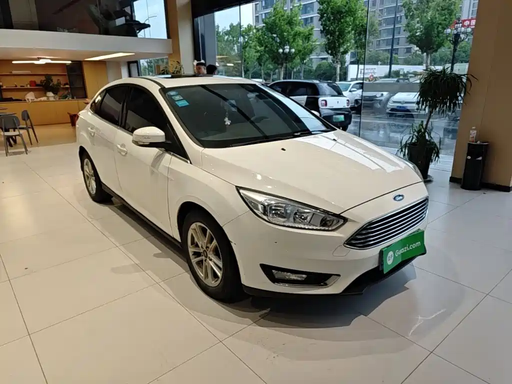 Фото 22 - Ford Focus