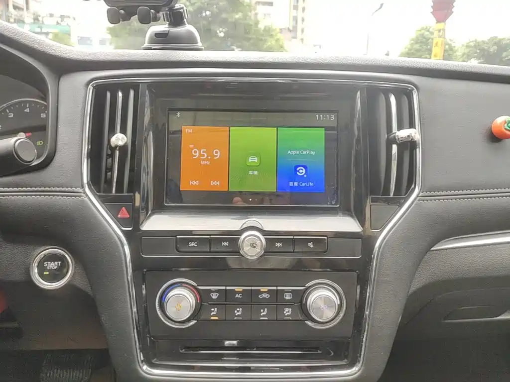 Фото 13 - Roewe i6