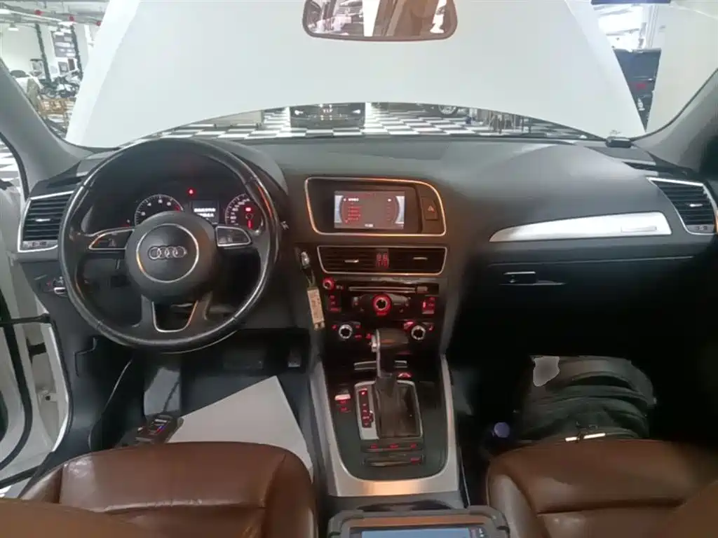 Audi Q5 2015 40 TFSI Technology фото 10