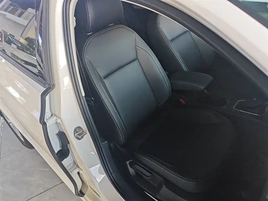 Volkswagen Lamando 2021 230TSI DSG Fashion Edition фото 25