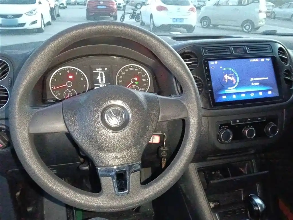 Volkswagen Tiguan 2015 1.8TSI Automatic 2WD Trendline фото 7