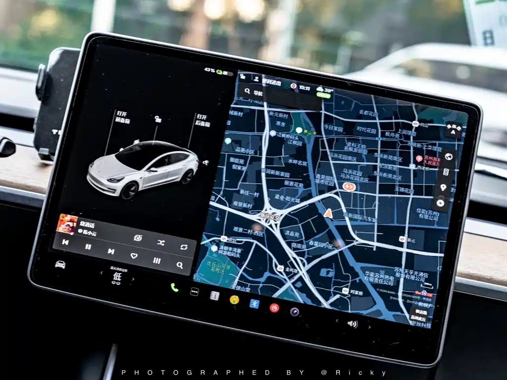 Фото 6 - Tesla Model 3