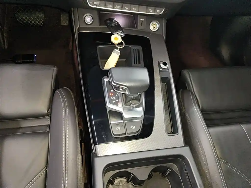 Audi Q5L 2022 Facelift 40T Luxury Dynamic фото 14