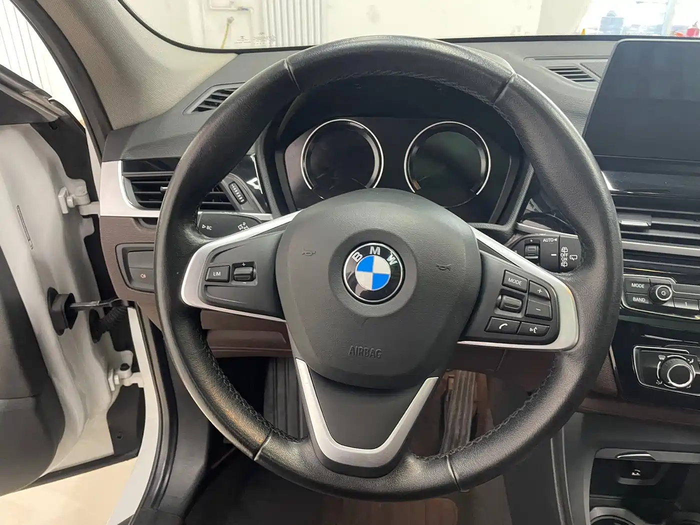 BMW X1 2022 sDrive20Li Fashion фото 11