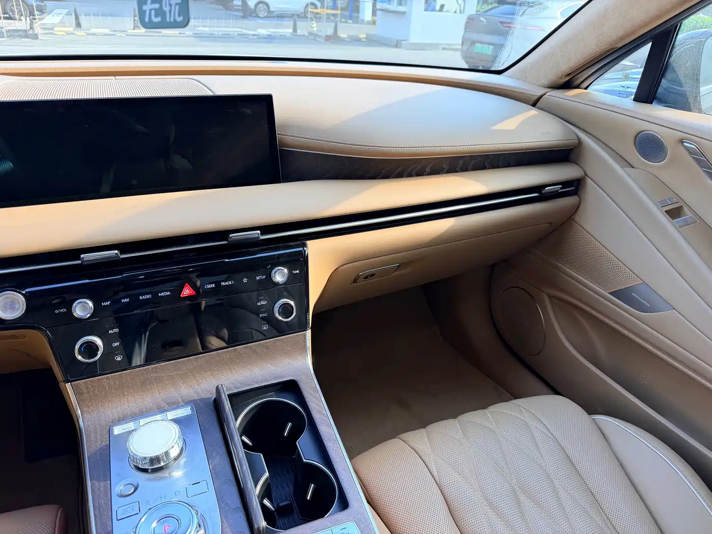 Genesis G80 2025 2024 2.5T 4WD Flagship Edition