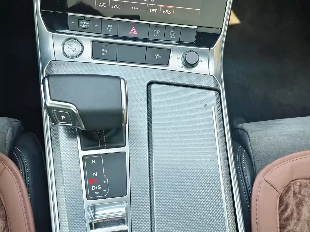 Audi A6L 2019 40 TFSI Luxury Dynamic фото 17
