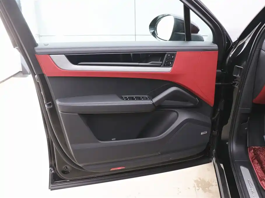 PORSCHE CAYENNE NEW ENERGY