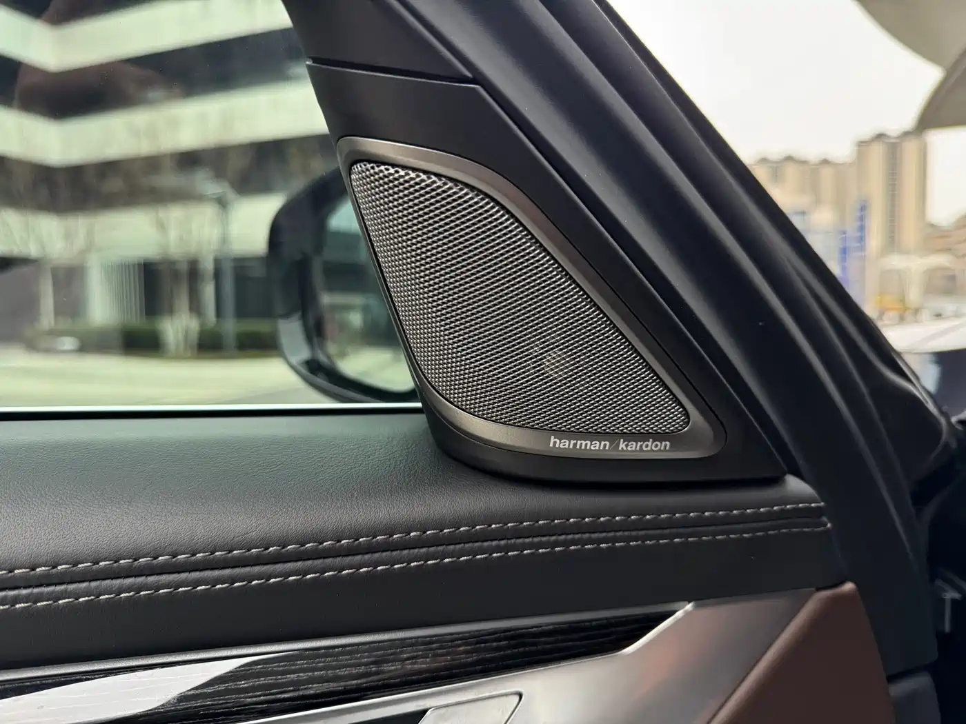 BMW 7 Series 2019 Facelift 740Li Leading M Sport Package фото 4