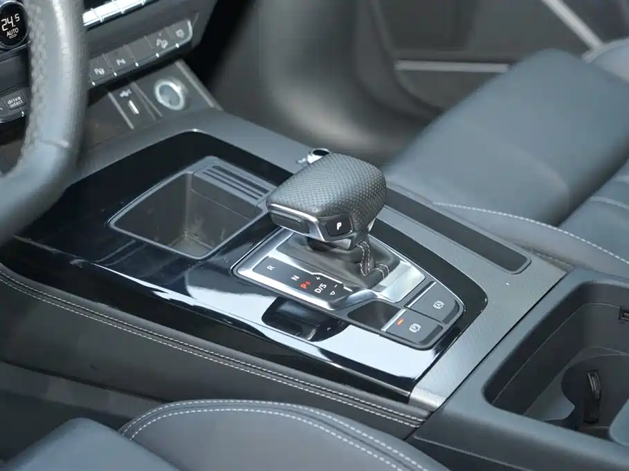 Audi Q5L 2024 Model 45 TFSI Luxury Dynamic фото 15