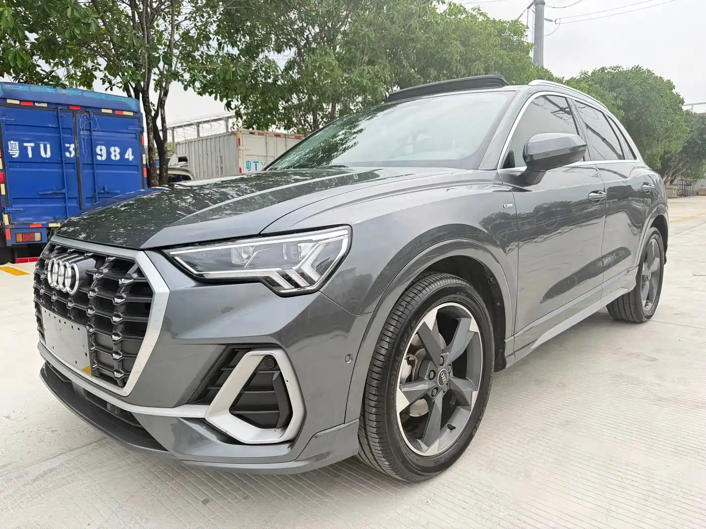 AUDI Q3