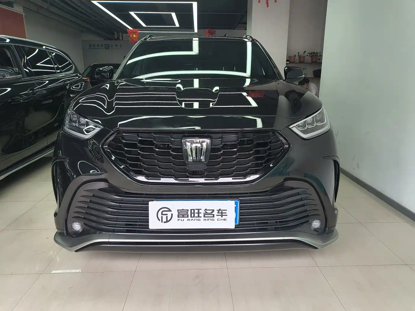 Toyota Crown Kluger 2024 2.5L HEV 4WD Luxury Edition фото 2