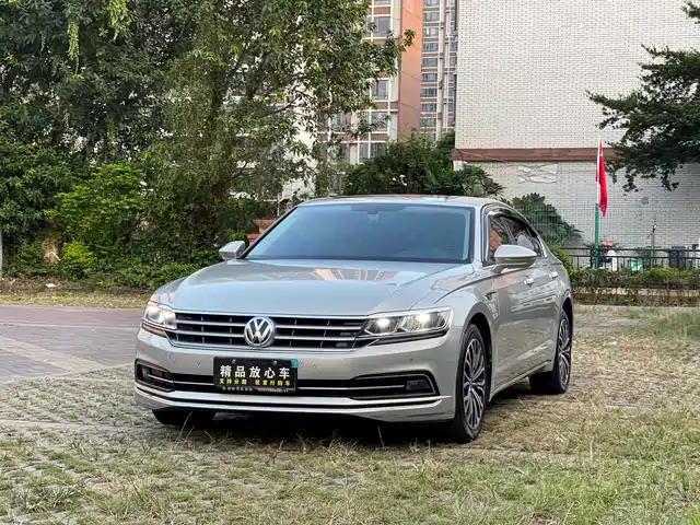 Volkswagen Phideon 2018 Facelift 380TSI FWD Business — фото 1