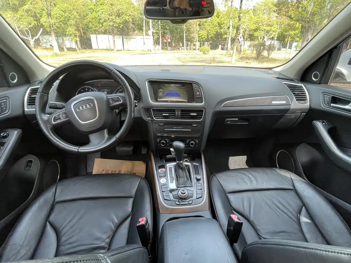 Audi Q5 (Import) 2011 2010 3.2FSI Sport